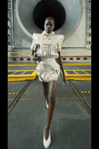 Look 50